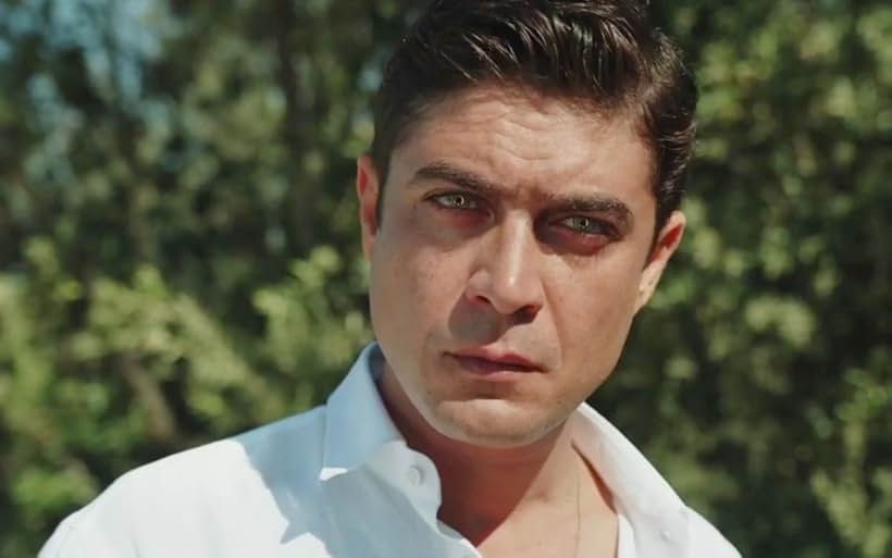 Riccardo Scamarcio in Loro (2018)