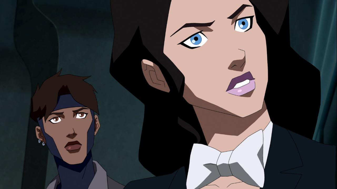 Lacey Chabert and Denise Boutte in Young Justice (2010)