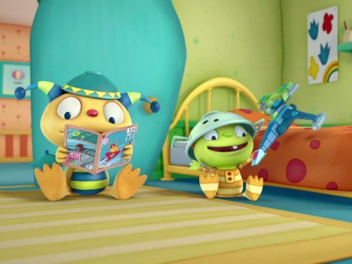 Lara Jill Miller and Kari Wahlgren in Henry Hugglemonster (2013)