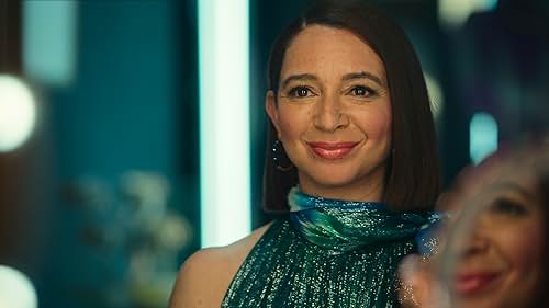 In "Loot," billionaire Molly Novak (Maya Rudolph) has a dream life, complete with private jets, a sprawling mansion and a gigayacht -- anything her heart desires.