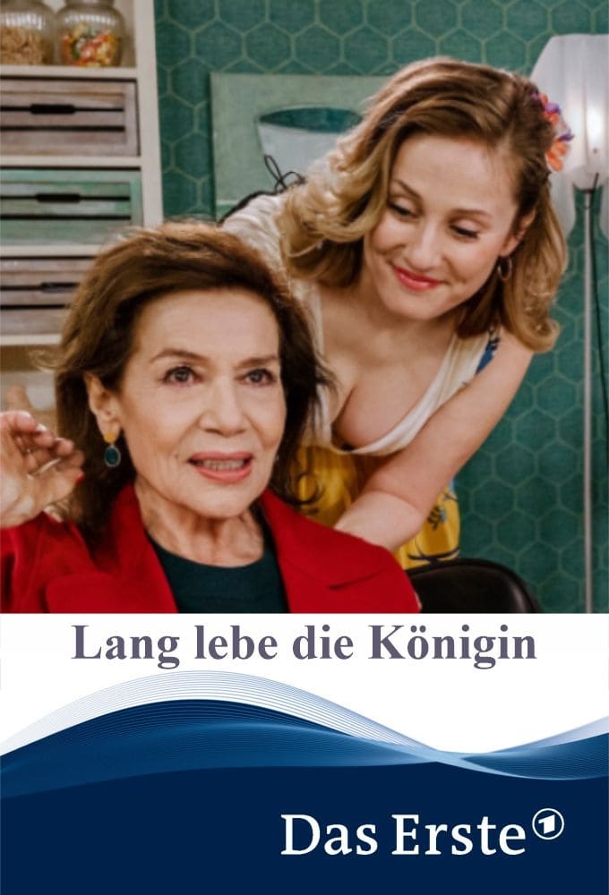 Hannelore Elsner and Marlene Morreis in Lang lebe die Königin (2020)