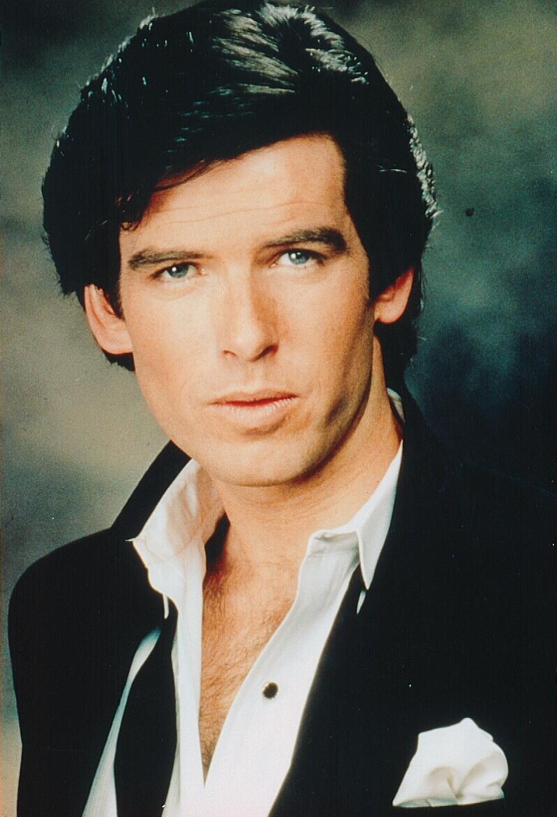 Pierce Brosnan in Remington Steele (1982)