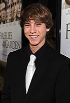 Chase Ellison at an event for Fireflies in the Garden (2008)