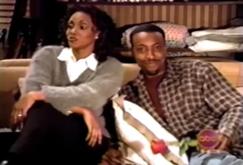 Vivica A. Fox and Arsenio Hall in Arsenio (1997)