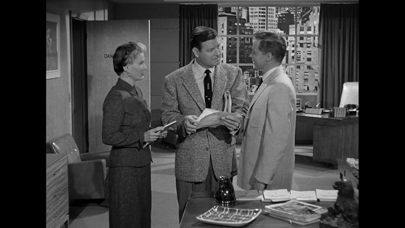 John Baer, Richard Travis, and June Vincent in City of Shadows (1955)