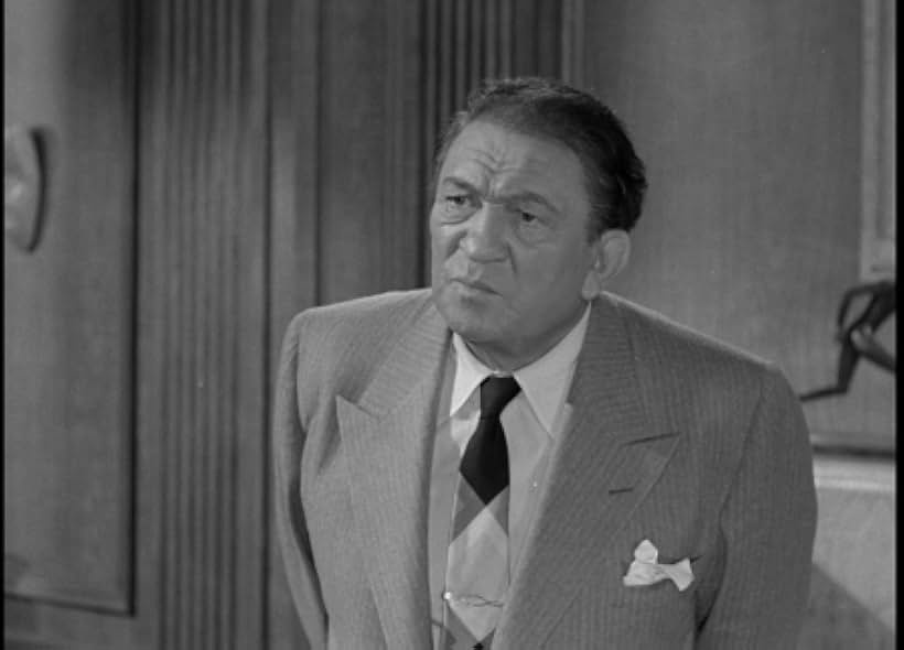 Victor McLaglen in City of Shadows (1955)