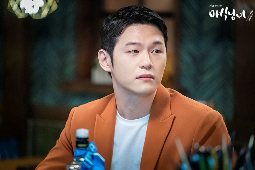 Lee Hak-joo in Sweet Munchies (2020)