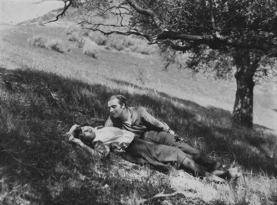 James Hall and Colleen Moore in Smiling Irish Eyes (1929)