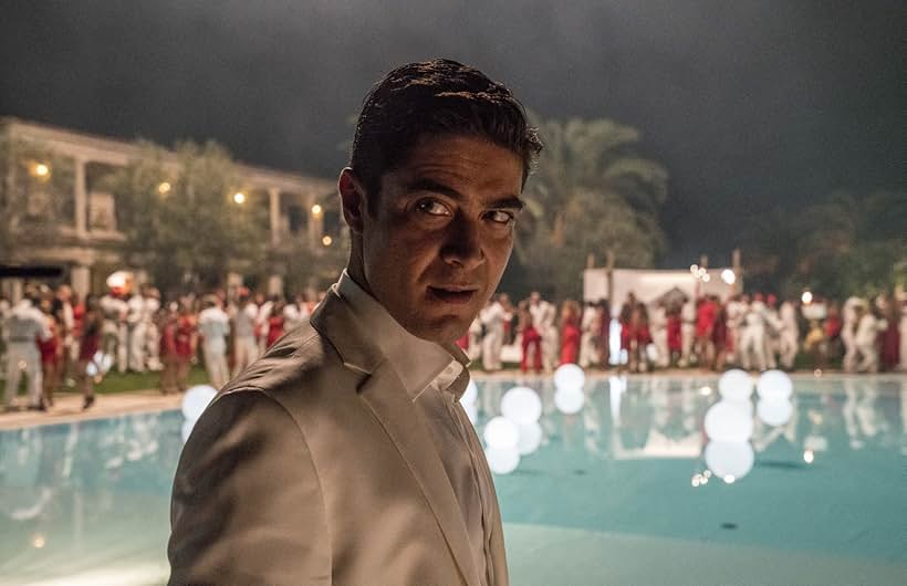 Riccardo Scamarcio in Loro (2018)