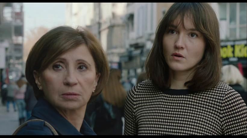 Ariane Ascaride and Anaïs Demoustier in Sic Transit Gloria Mundi (2019)