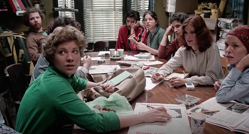 Jeff Goldblum, Lindsay Crouse, Susan Haskins, Charles Levin, Gary Springer, and Gwen Welles in Between the Lines (1977)