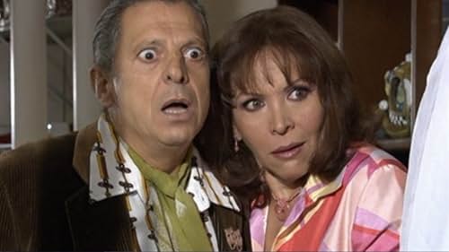 César Bono and Ana Bertha Espín in Vecinos (2005)