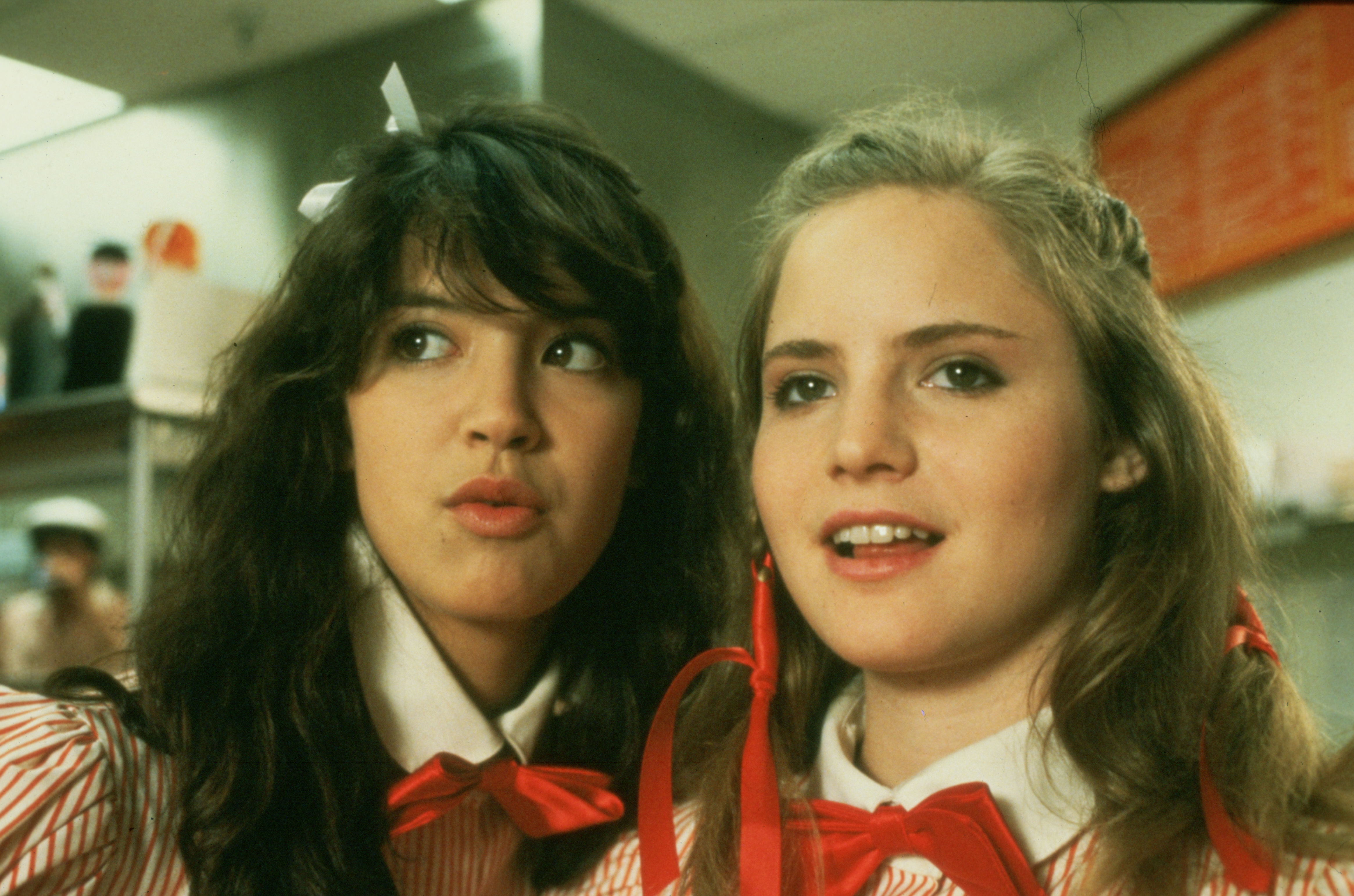 Phoebe Cates and Jennifer Jason Leigh in Fast Times at Ridgemont High (1982)