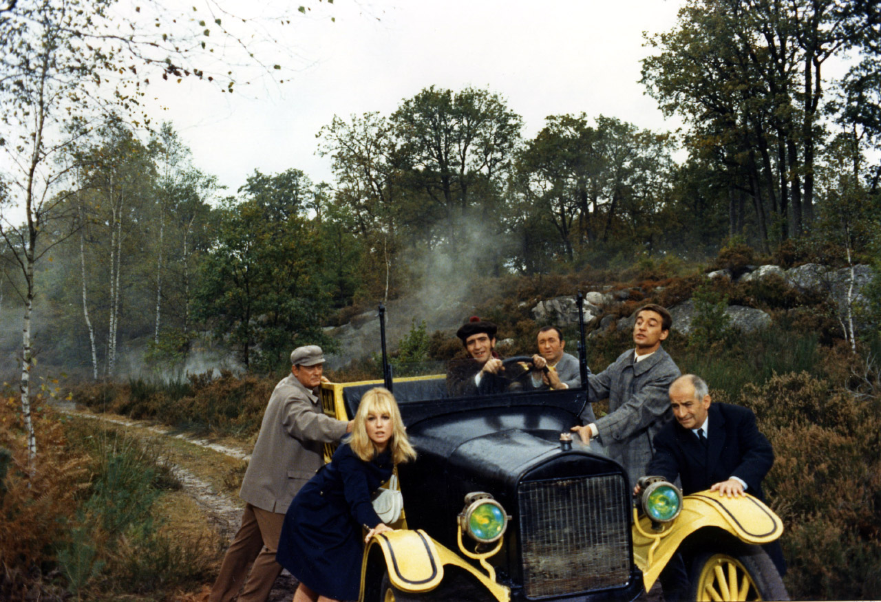 Louis de Funès, Mylène Demongeot, Jacques Dynam, Jean Marais, and Henri Serre in Fantomas vs. Scotland Yard (1967)