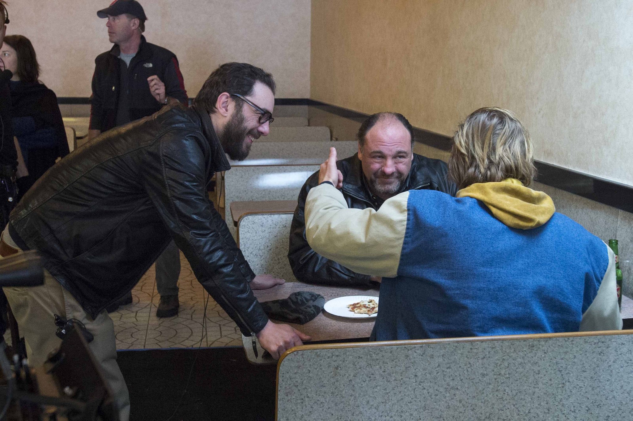 James Gandolfini, Matthias Schoenaerts, and Michaël R. Roskam in The Drop (2014)