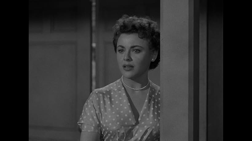 Kathleen Crowley in City of Shadows (1955)