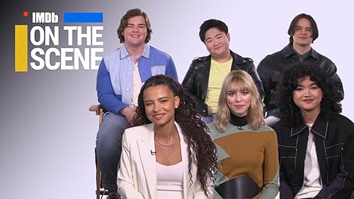 The cast of "That '90s Show" breaks down fashion trends from the '90s and reveal which costumes from the show they would wear today. Debra Jo Rupp also tells us what she kept from her "That '70s Show" days.