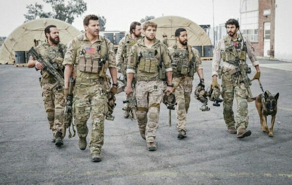 David Boreanaz, Neil Brown Jr., A.J. Buckley, Tyler Grey, Max Thieriot, Justin Melnick, and Dita The Hair Missile Dog in SEAL Team (2017)