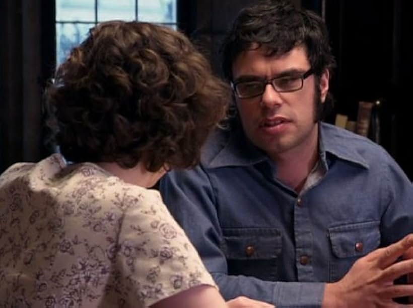 Kristen Schaal and Jemaine Clement in Flight of the Conchords (2007)