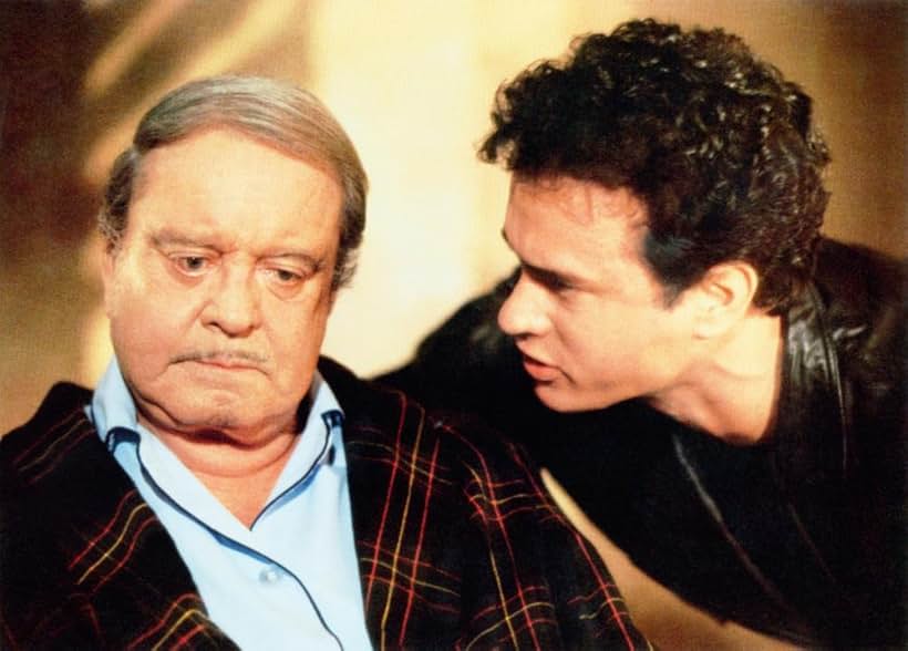 Tom Hanks and Jackie Gleason in Nothing in Common (1986)