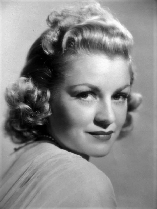 Claire Trevor in Walking Down Broadway (1938)