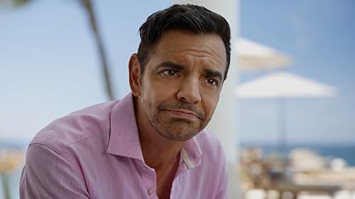 A young Mexican man's dream comes true when he gets the job of a lifetime at the hottest resort in Acapulco. But he soon realizes the job is far more complicated than he ever imagined.