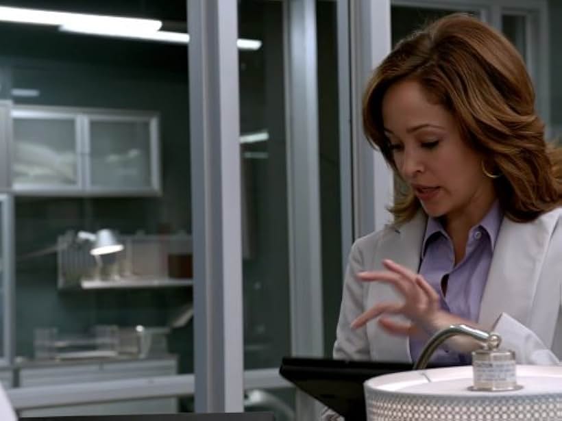 Autumn Reeser in No Ordinary Family (2010)