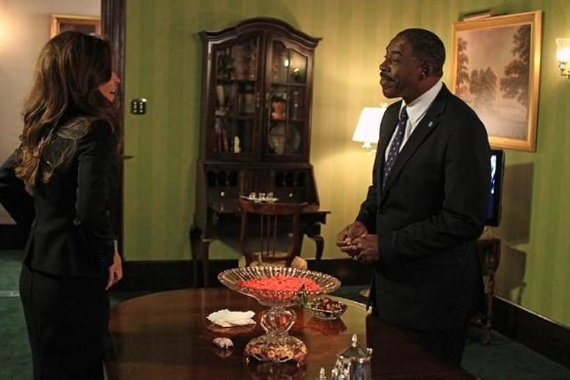 Ernie Hudson and Autumn Reeser in Last Resort (2012)