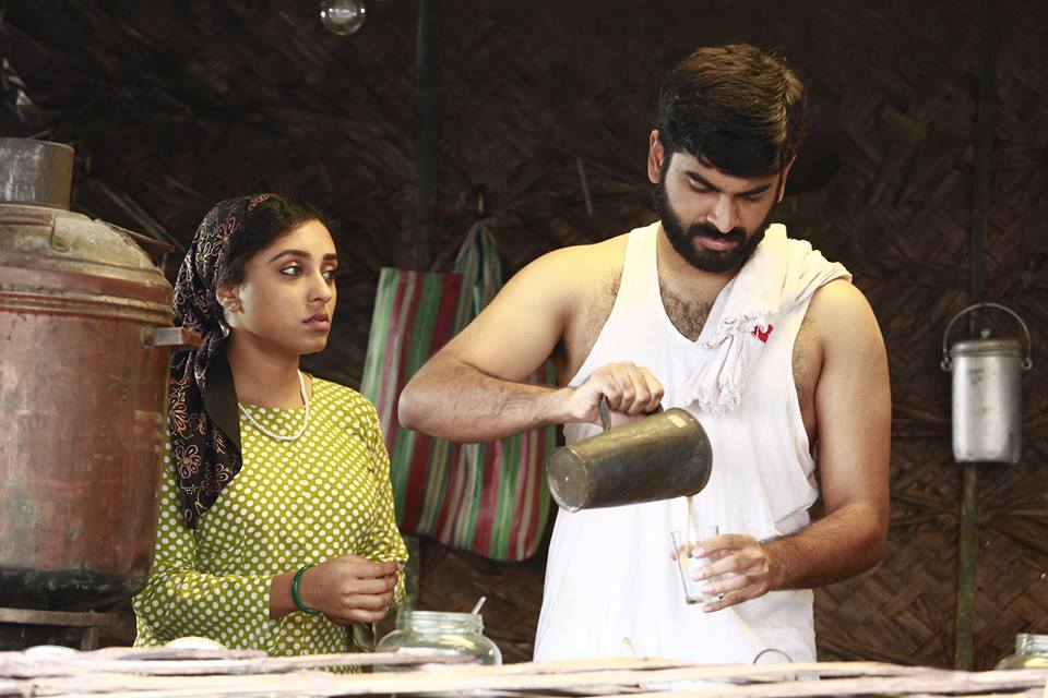 Adil Ibrahim and Pearle Maaney in Kappiri Thuruthu (2016)