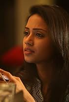 Nivetha Pethuraj in Oru Naal Koothu (2016)