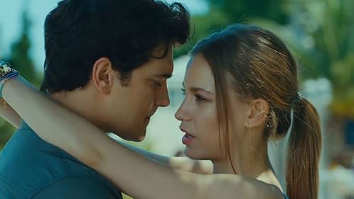 Serenay Sarikaya and Çagatay Ulusoy in Ebb and Tide (2013)