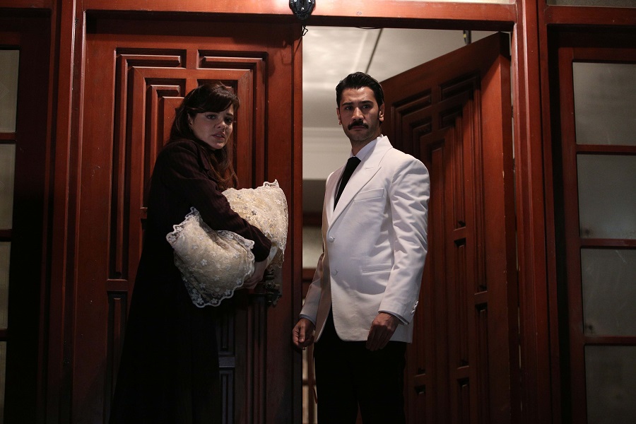 Hilal Altinbilek and Ugur Günes in 27. Bolum (2019)