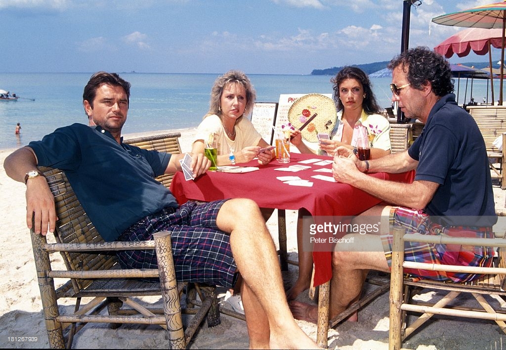 Hartmut Becker, Hildegard Krekel, Christine Neubauer, and Ralph Schicha in Glückliche Reise (1992)