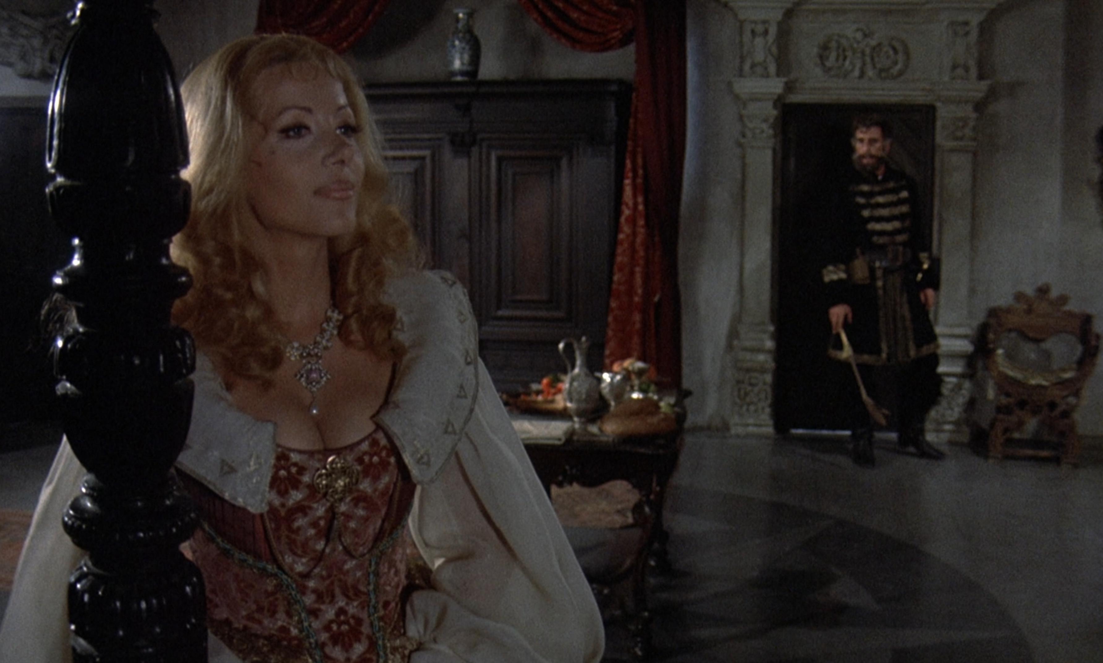 Nigel Green and Ingrid Pitt in Countess Dracula (1971)