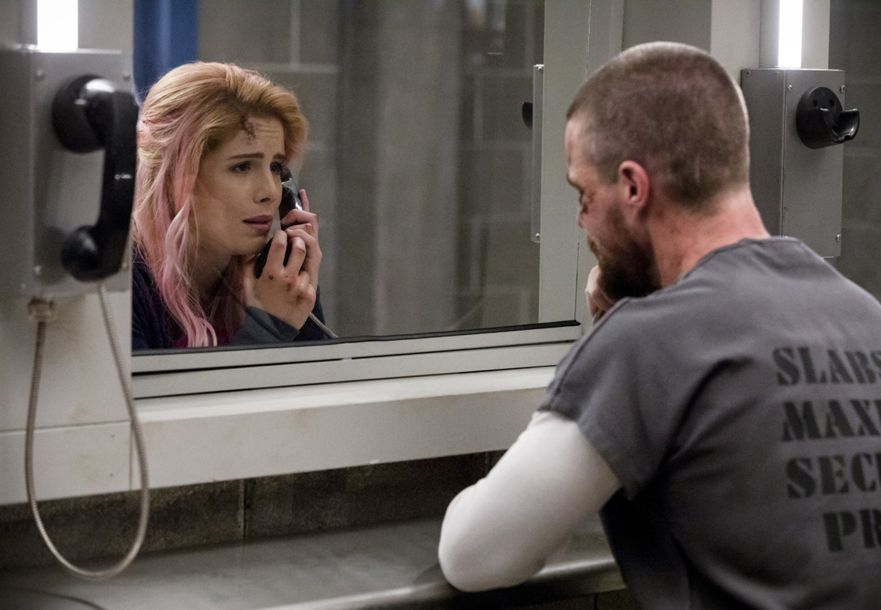 Stephen Amell and Emily Bett Rickards in Arrow (2012)