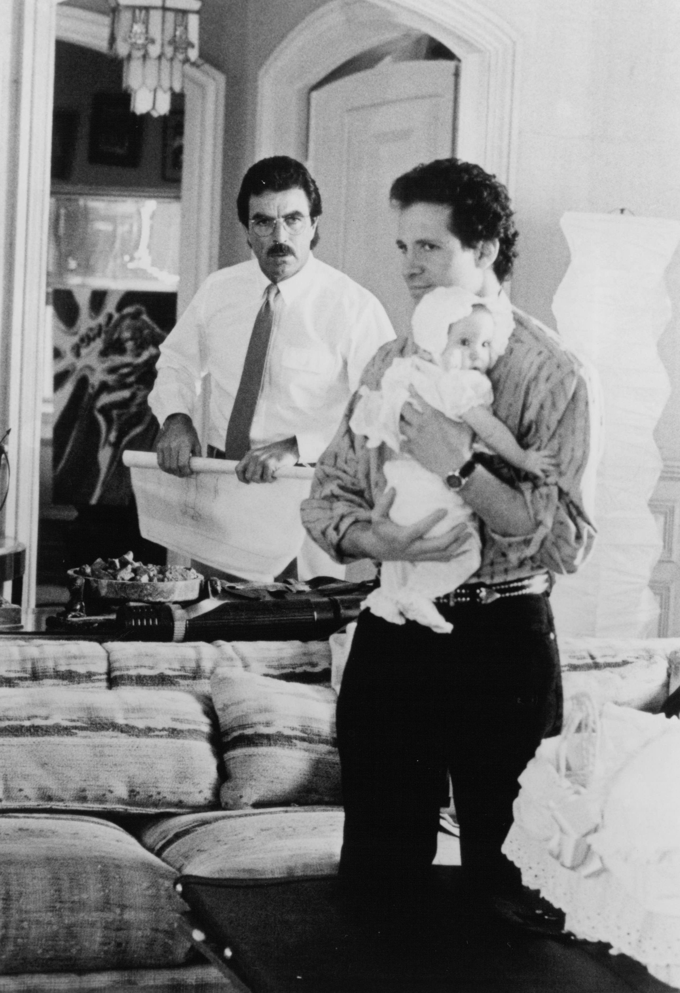 Steve Guttenberg, Tom Selleck, Lisa Blair, and Michelle Blair in Three Men and a Baby (1987)