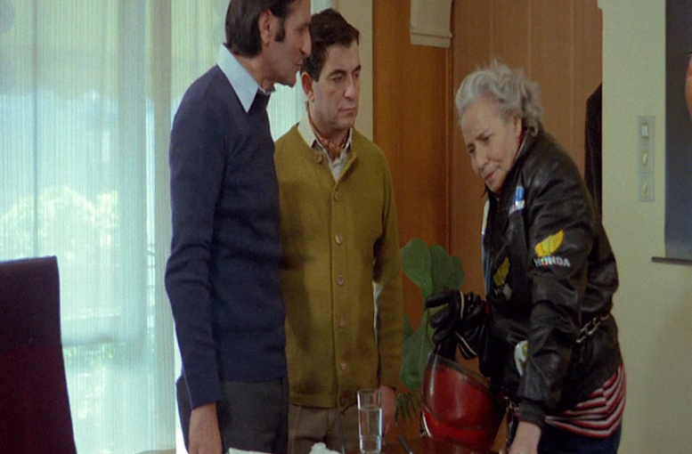 Sotiris Moustakas, Thanos Papadopoulos, and Nina Papazaphiropoulou in Mitsos, the Laughing Stock (1984)