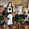 Janina Hartwig, Markus Hering, Mareike Lindenmeyer, Emanuela von Frankenberg, and Denise M'Baye in Um Himmels Willen (2002)