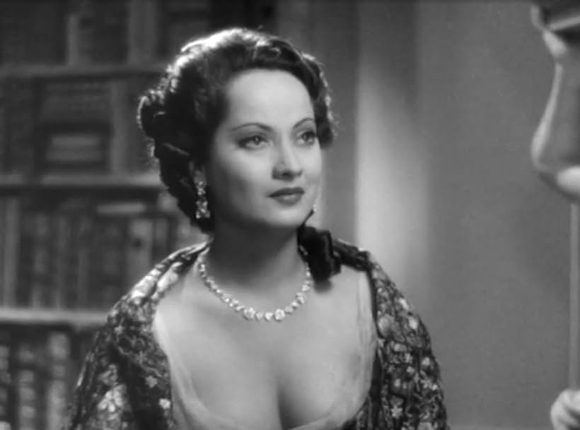 Merle Oberon in The Scarlet Pimpernel (1934)