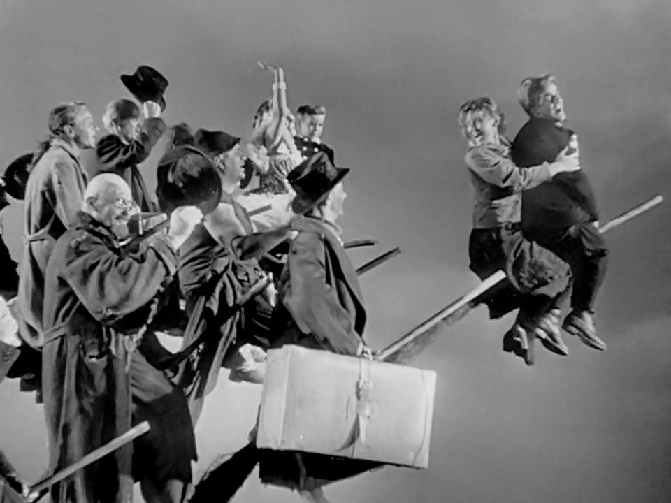 Riccardo Bertazzolo, Brunella Bovo, Arturo Bragaglia, Anna Carena, and Francesco Golisano in Miracle in Milan (1951)