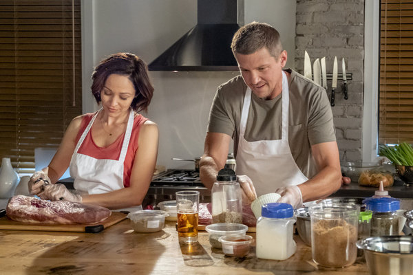 Marc Blucas and Autumn Reeser in Season for Love (2018)