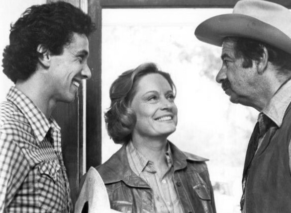 Walter Matthau, Andrew Rubin, and Alexis Smith in Casey's Shadow (1978)