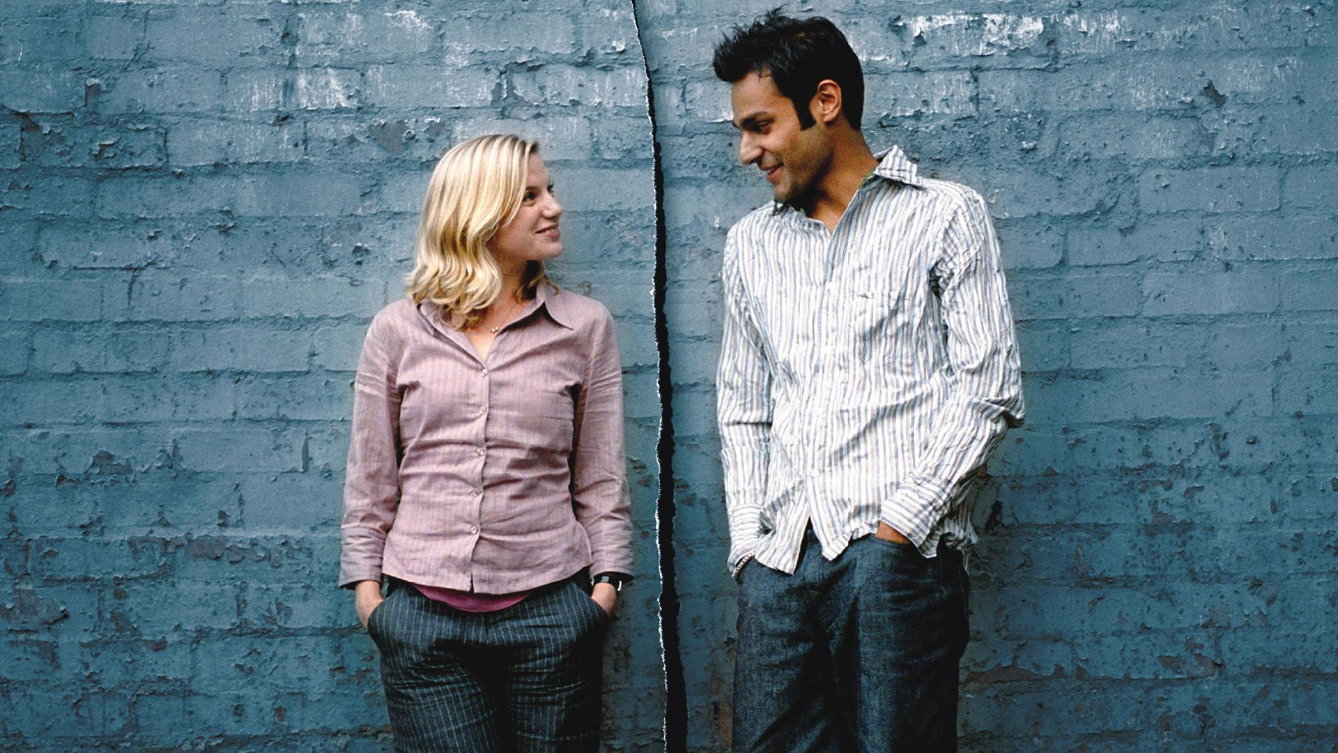 Eva Birthistle and Atta Yaqub in A Fond Kiss (2004)