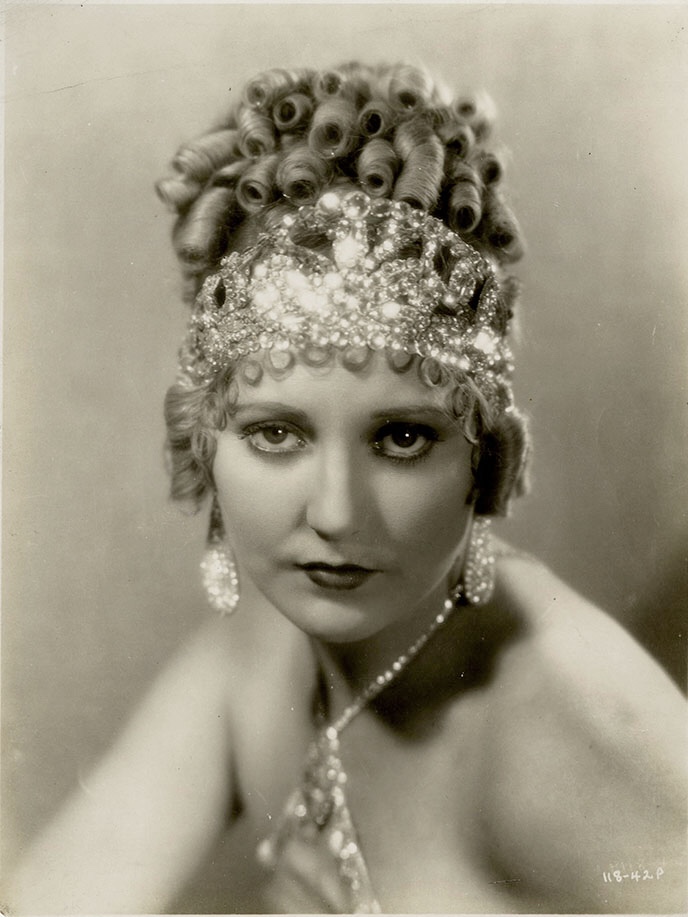 Thelma Todd in Vamping Venus (1928)