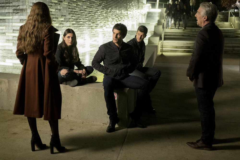 Brian Benben, Inbar Lavi, Parker Young, Rob Heaps, and Marianne Rendón in Imposters (2017)