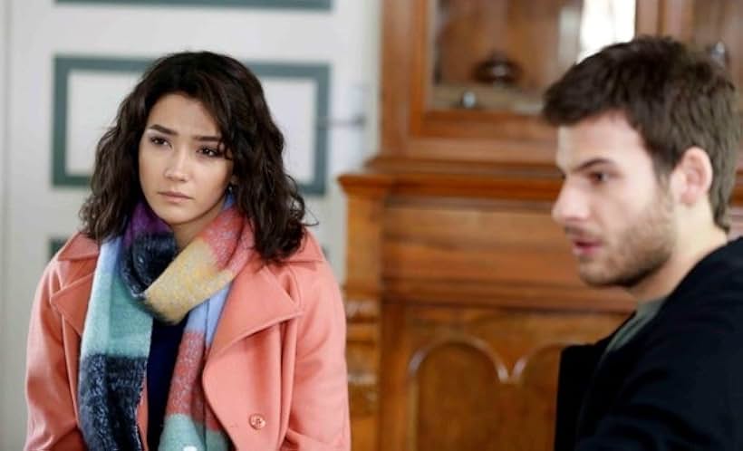 Aybüke Pusat and Mustafa Mert Koç in Falcon Crest (2018)