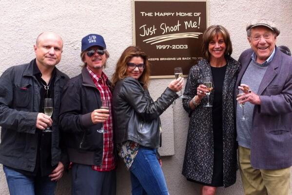 Laura San Giacomo, George Segal, Wendie Malick, David Spade, and Enrico Colantoni in Just Shoot Me! (1997)