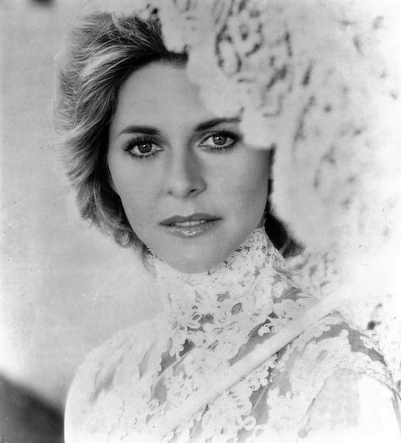 Lindsay Wagner in The Two Worlds of Jennie Logan (1979)