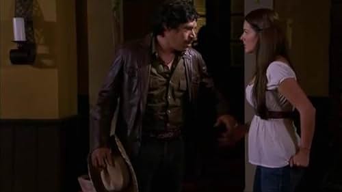 Alberto Estrella and Grettell Valdez in Lo que la vida me robó (2013)