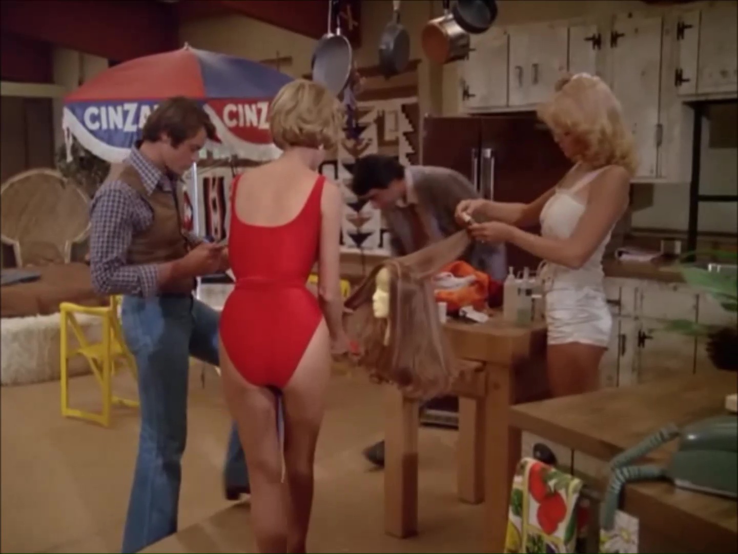 Robert Urich, Bart Braverman, Phyllis Davis, and Judy Landers in Vega$ (1978)